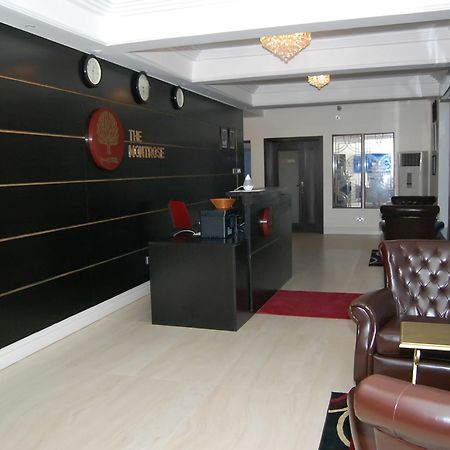 לקי The Montrose Hotel מראה חיצוני תמונה