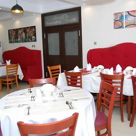 לקי The Montrose Hotel מראה חיצוני תמונה