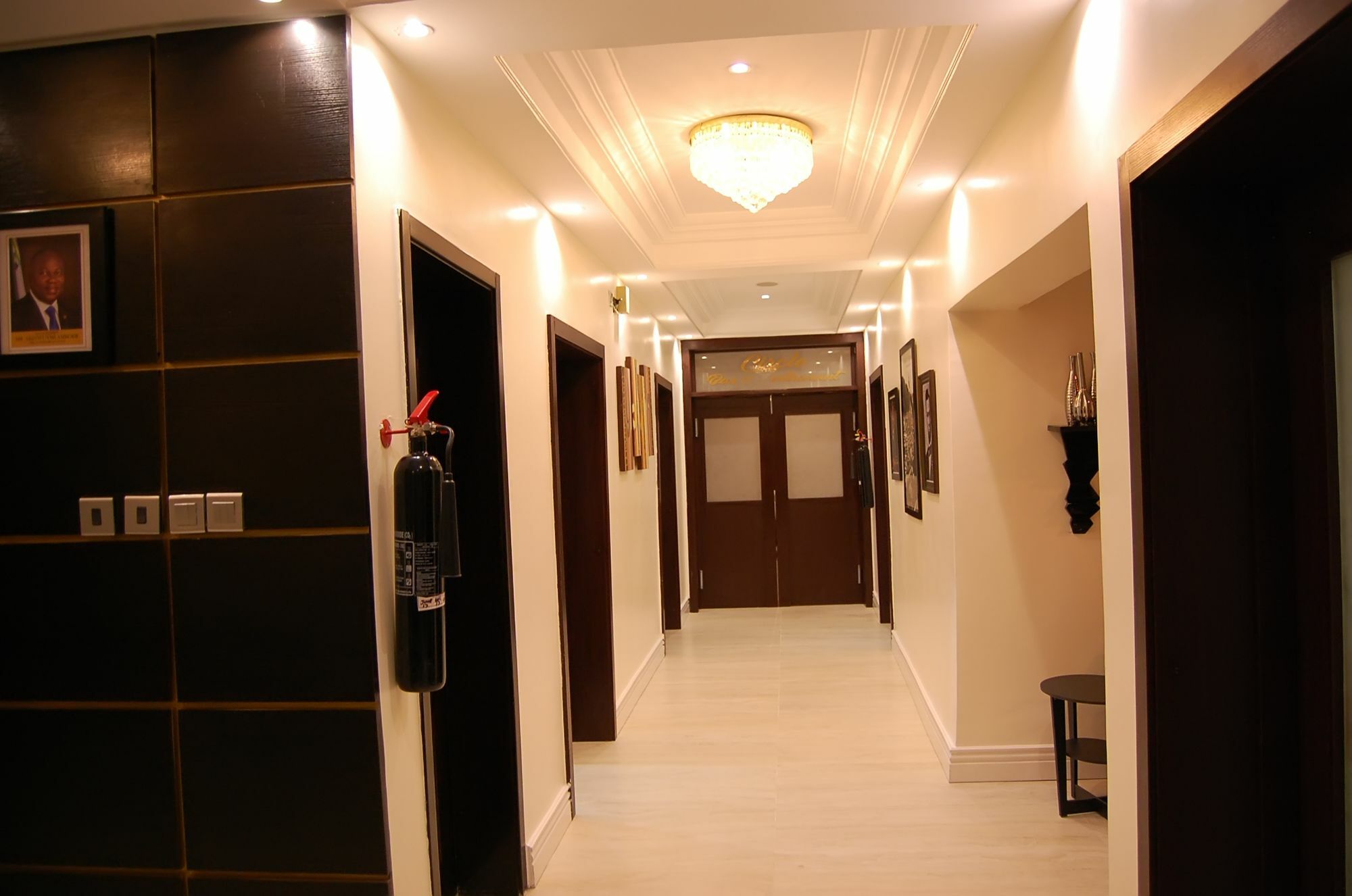 לקי The Montrose Hotel מראה חיצוני תמונה